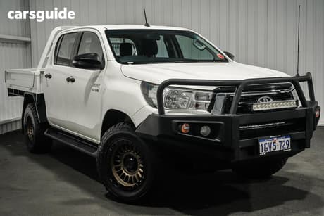 White 2019 Toyota Hilux Double Cab Chassis Sr (4X4)