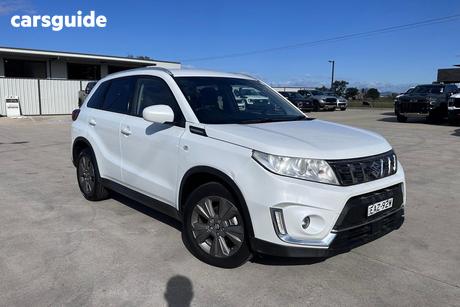 White 2018 Suzuki Vitara Wagon 1.6L