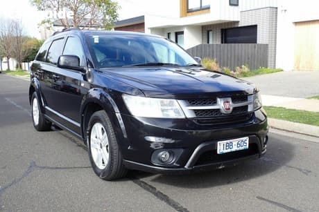 Black 2014 Fiat Freemont SUV URBAN