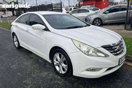 White 2010 Hyundai I45 Sedan Elite