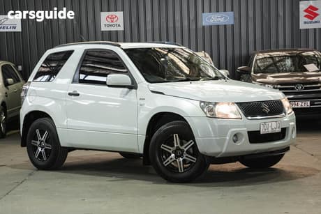 White 2006 Suzuki Grand Vitara SUV (4X4) JB