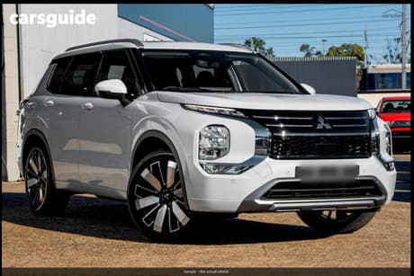 White 2025 Mitsubishi Outlander Wagon Exceed Tourer 5 Seat (Awd)