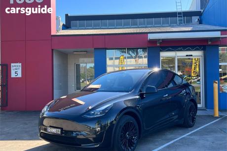 Black 2023 Tesla Model Y Wagon Rear-Wheel Drive
