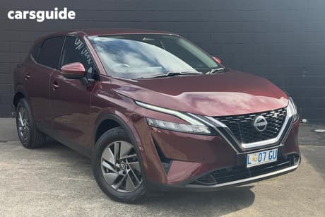 Red 2023 Nissan Qashqai Wagon St