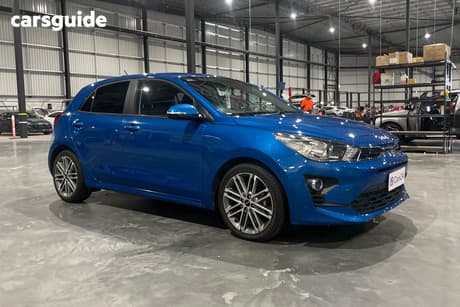 Blue 2022 Kia RIO Hatchback Sx