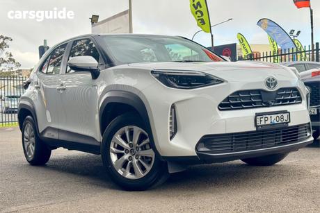 White 2025 Toyota Yaris Cross Wagon Gxl Hybrid