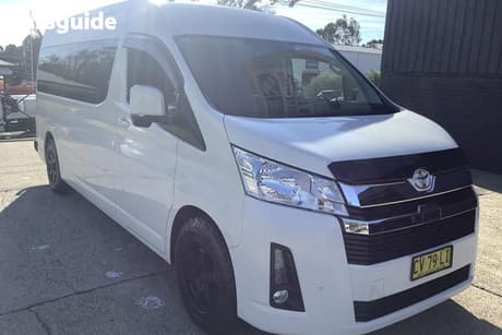 White 2020 Toyota HiAce Bus Slwb Commuter (12 Seats)