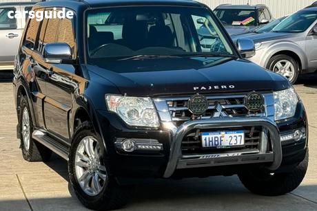 Black 2015 Mitsubishi Pajero Wagon Glx Lwb (4X4)