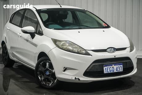 White 2010 Ford Fiesta Hatchback Lx