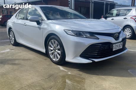 White 2019 Toyota Camry Sedan Ascent