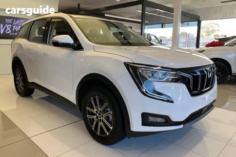 White 2025 Mahindra XUV700 Wagon Ax7L