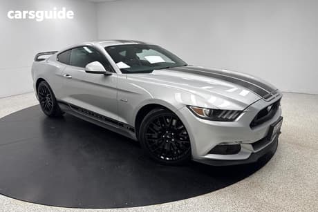 Silver 2017 Ford Mustang Coupe Fastback Gt 5.0 V8