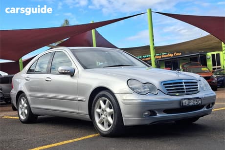 Silver 2000 Mercedes-Benz C320 Sedan Avantgarde