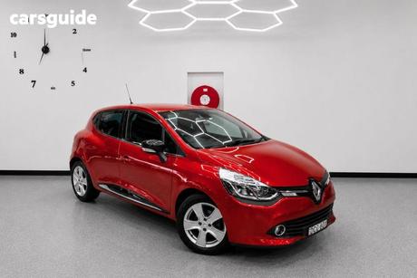Red 2015 Renault Clio Hatchback Dynamique