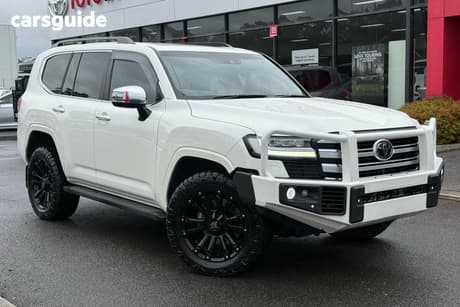 White 2023 Toyota Landcruiser Wagon Lc300 Sahara (4X4)