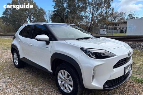 White 2024 Toyota Yaris Cross Wagon Gx Hybrid
