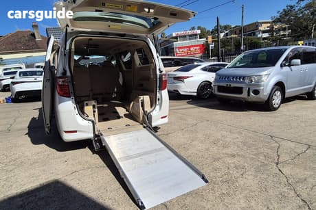 White 2011 Toyota Alphard OtherCar 240G WELCAB