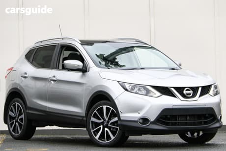 Silver 2015 Nissan Qashqai Wagon Ti (4X2)