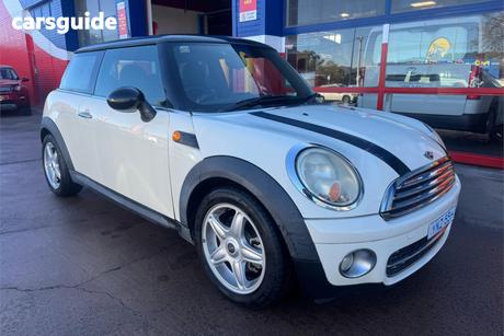 White 2010 Mini Cooper Hatchback D