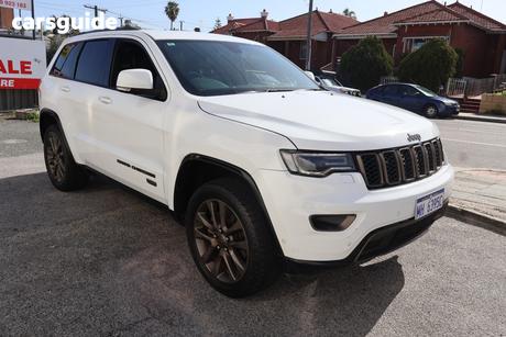White 2017 Jeep Grand Cherokee Wagon Overland (4X4)