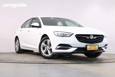 White 2018 Holden Commodore Sportswagon Lt