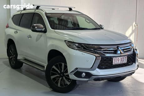 White 2016 Mitsubishi Pajero Sport Wagon Exceed (4X4) 7 Seat