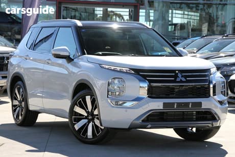 White 2026 Mitsubishi Outlander Wagon Exceed Tourer 5 Seat (Awd)