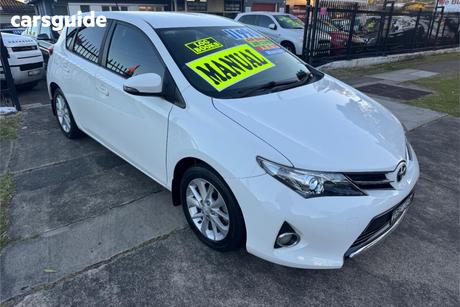 White 2013 Toyota Corolla Hatchback Ascent Sport