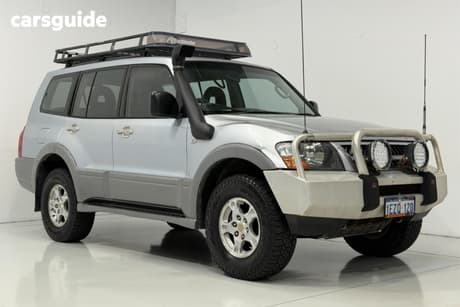 Silver 2004 Mitsubishi Pajero Wagon Gls Lwb (4X4)