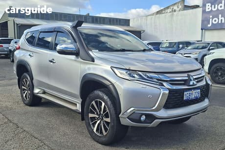 Silver 2016 Mitsubishi Pajero Sport Wagon Exceed (4X4) 7 Seat
