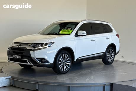 White 2020 Mitsubishi Outlander Wagon Exceed 7 Seat (Awd)