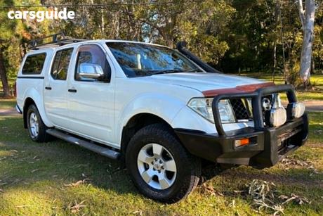 White 2008 Nissan Navara King Cab Pickup St-X (4X4)