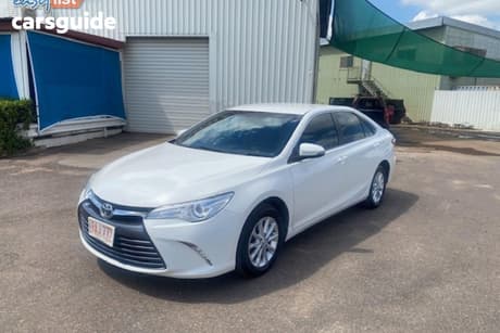White 2016 Toyota Camry Sedan Altise