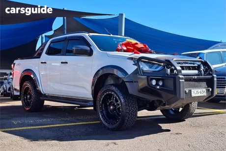 White 2021 Isuzu D-MAX Crew Cab Utility X-Terrain (4X4)
