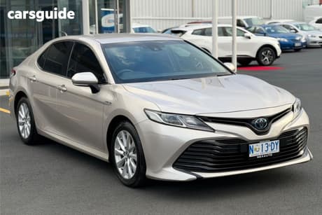 Gold 2018 Toyota Camry Sedan Ascent