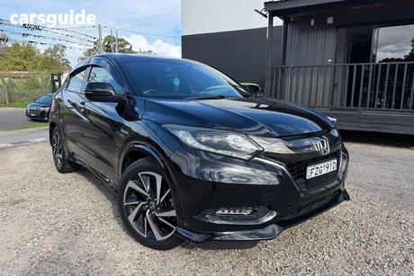 Black 2017 Honda Vezel SUV RS