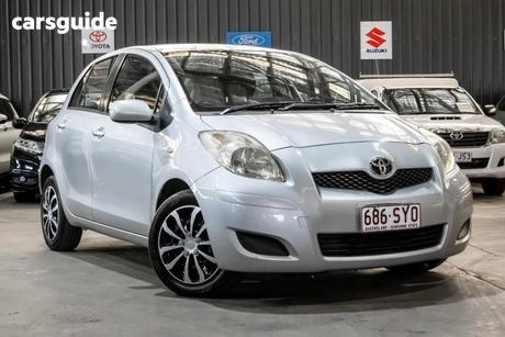 White 2009 Toyota Yaris Hatchback Yrs