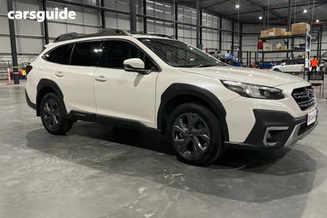 White 2022 Subaru Outback Wagon Awd