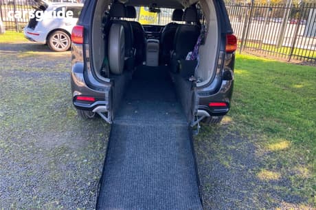 Grey 2019 Kia Carnival Wagon Platinum