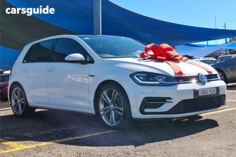 White 2017 Volkswagen Golf Hatchback 110 Tsi Highline