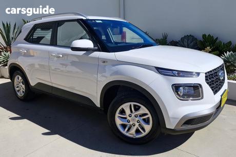 White 2025 Hyundai Venue Wagon Active