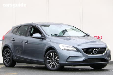 Black 2016 Volvo V40 Hatchback T3 Momentum