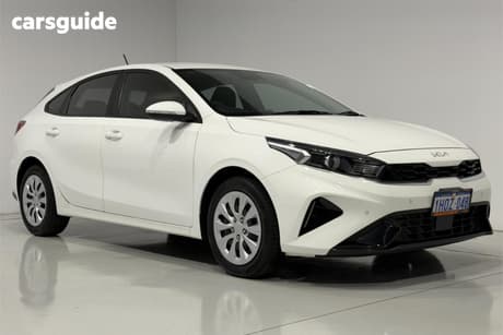 White 2022 Kia Cerato Hatchback S