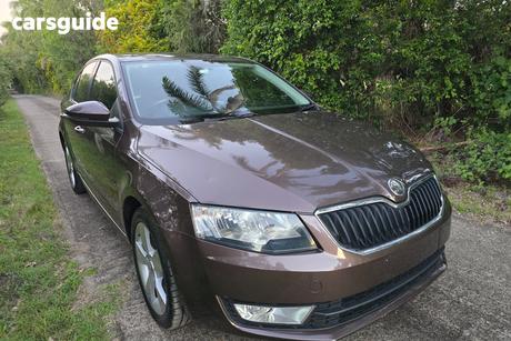 Burgundy 2014 Skoda Octavia Hatchback 103 Tsi Ambition