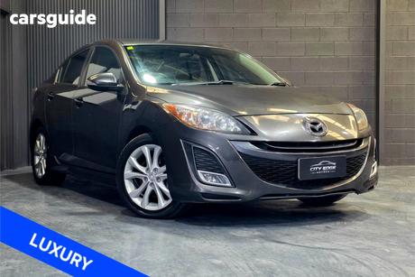 Grey 2011 Mazda 3 Sedan Sp25