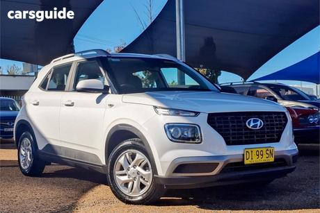 White 2024 Hyundai Venue Wagon