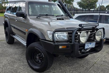 Grey 2004 Nissan Patrol Wagon St (4X4)