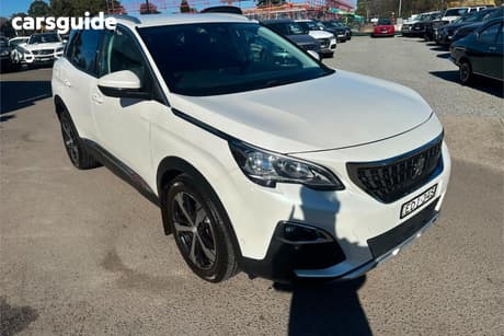 White 2018 Peugeot 3008 Wagon Allure