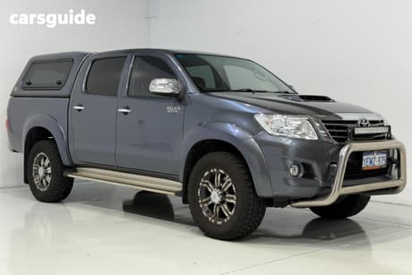 Grey 2014 Toyota Hilux Dual Cab Pick-up Sr5 (4X4)