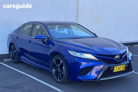 Blue 2019 Toyota Camry Sedan SX